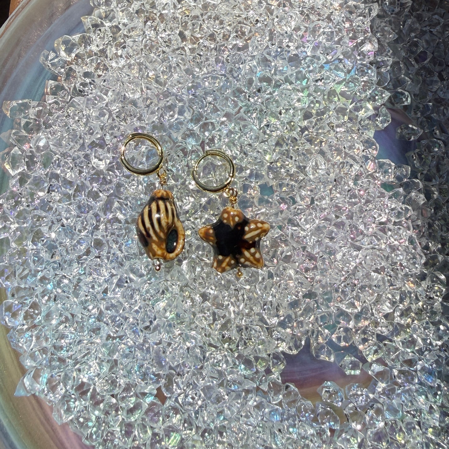 BROWN STARFISH + SEASHELL HUGGIE HOOPS